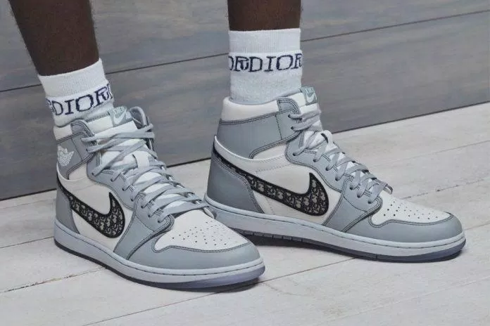 Hình cận cảnh Sneaker 2020 Nike Air Jordan 1 x Dior