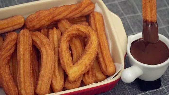 167 Trổ tài làm món ngon mỗi ngày với 5 kênh Youtube về ẩm thực mới nhất 30 Sốt Churros và Socola (Nguồn: FB Nguyễn Duy Hoàng)