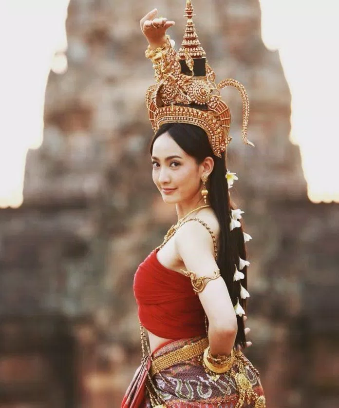 Nữ Diễn Viên Taew Nattapohn Đảm Nhận Vai Chính Trong Bộ Phim Nữ Thần Rắn Các bộ phim Thái Lan hay nhất mọi thời đại.