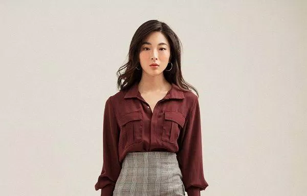 Phối đồ với chân váy caro Phối đồ với chân váy caro