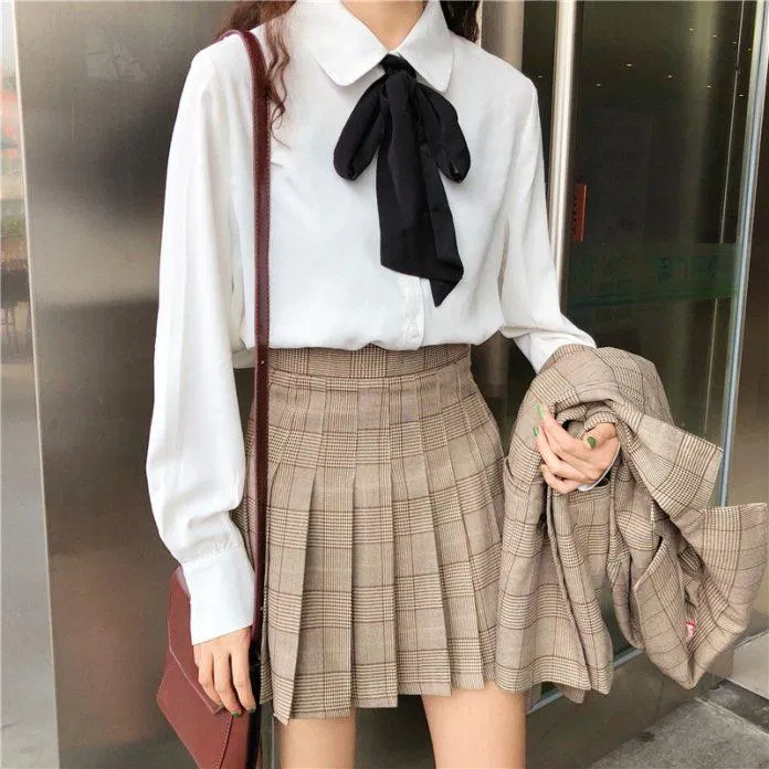 Phối đồ với chân váy caro Phối đồ với chân váy caro