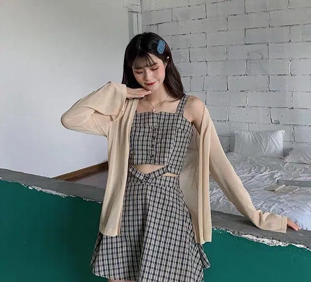 Phối đồ với chân váy caro Phối đồ với chân váy caro