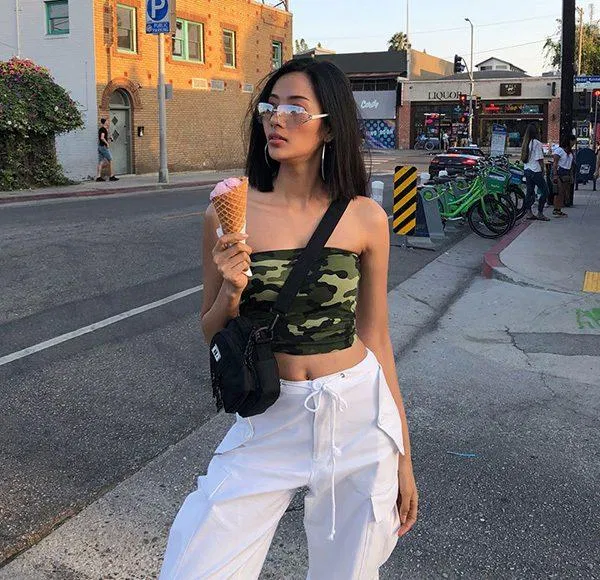 Áo croptop phối quần jogger Áo croptop phối quần jogger