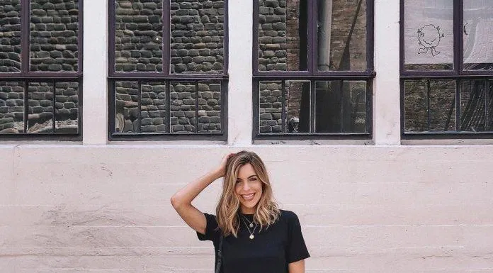 Áo croptop phối quần jogger Áo croptop phối quần jogger