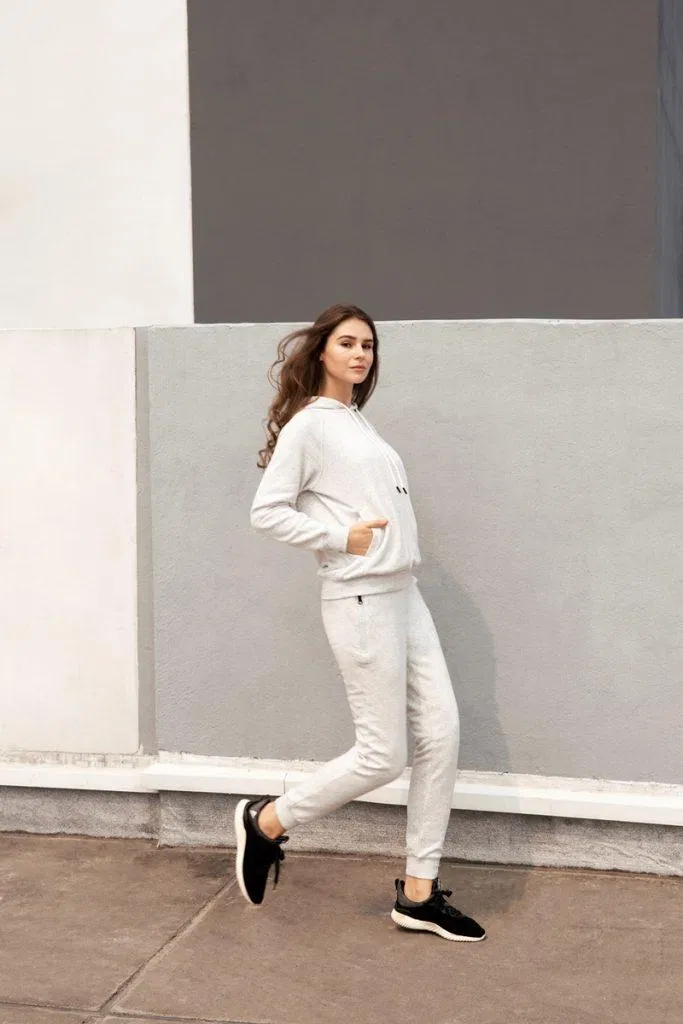 Áo hoodie phối quần jogger nữ