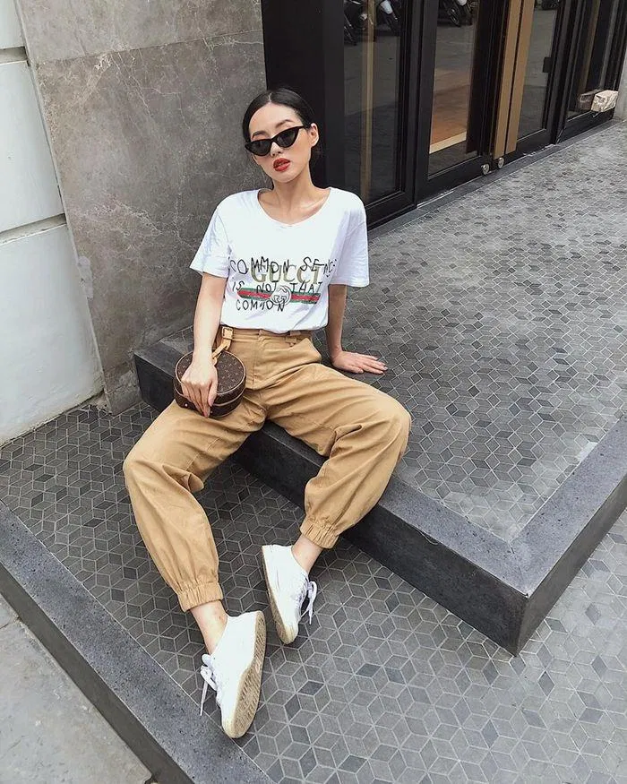 Áo phông với quần jogger Áo phông với quần jogger