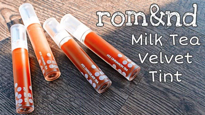 Romand Milk Tea Velvet Tint có chất son mịn và mượt rất thích. (nguồn: Internet)