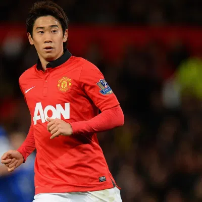 Shinji Kagawa là cầu thủ châu Á đầu tiên lập hattrick tại Ngoại Hạng Anh. Shinji Kagawa là cầu thủ châu Á đầu tiên lập hattrick tại Ngoại Hạng Anh