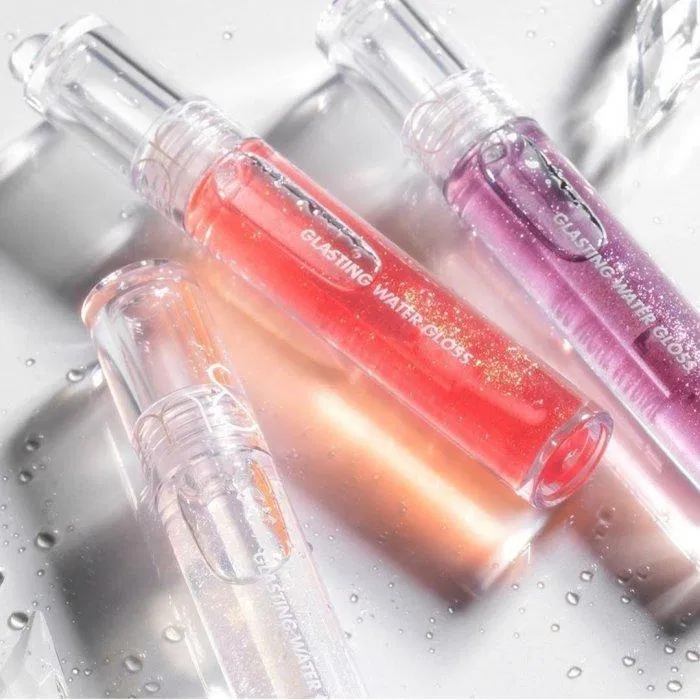 Thiết kế Romand Glasting Water Gloss mang lại cảm giác trong trẻo và lung linh Dòng son bóng mới toanh Romand Glasting Water Gloss (Nguồn: Internet)