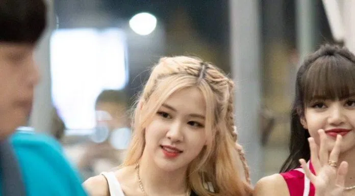 Thời trang sân bay của Rose Thời trang sân bay của Rose