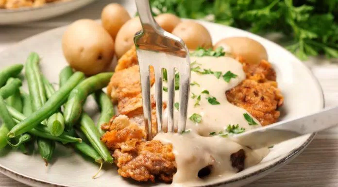 Sử dụng dao - nĩa khi thưởng thức theo phong cách phương tây hoặc dùng kèm cơm trắng trong các bữa ăn chính. (Nguồn: recipegirl)