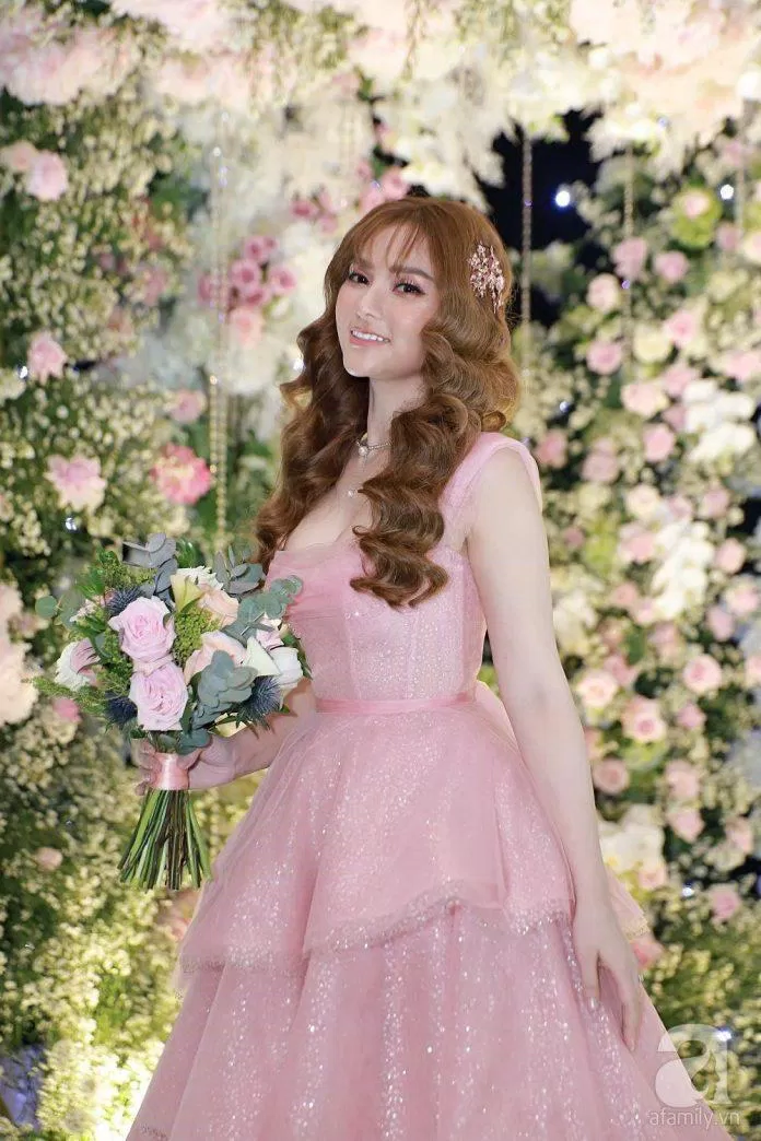 Tóc uốn xoăn gợi sóng