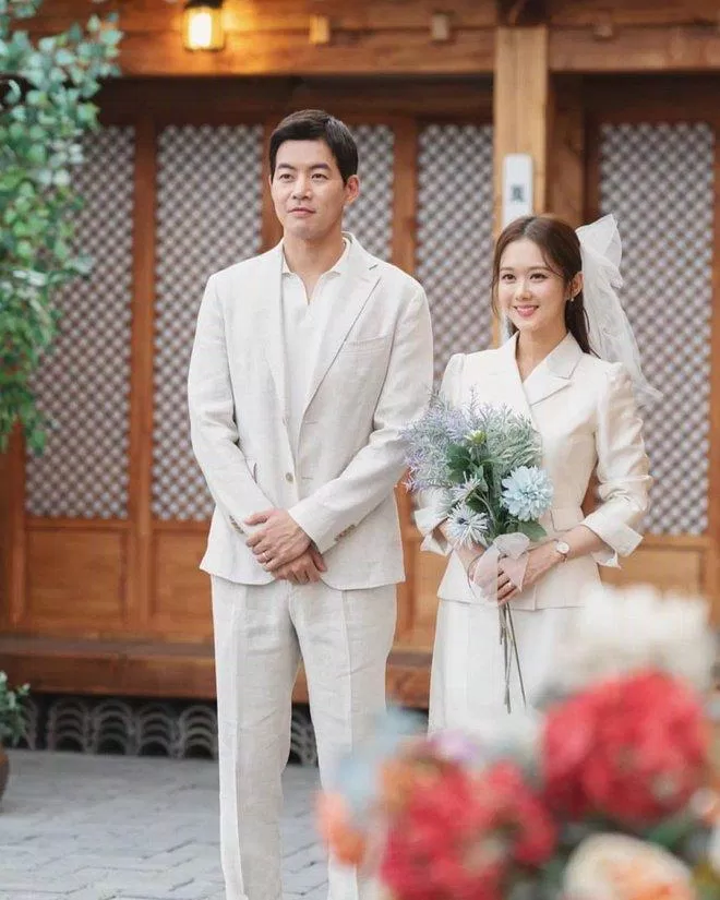 Jang Na Ra có cuộc hôn nhân hạnh phúc trước khi bị "cắm sừng"