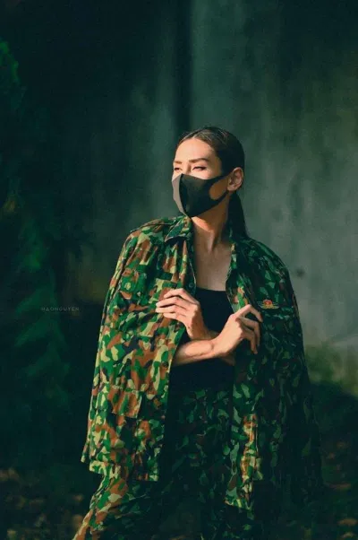 Thần thái ngút trời của Võ Hoàng Yến trong bộ ảnh được chụp trong khu cách ly (Nguồn: Internet)