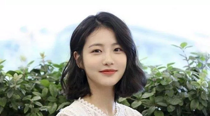 Nữ diễn viên Shin Ye-Eun