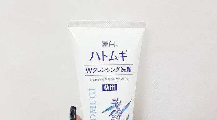 sữa rửa mặt Hatomugi Naturie