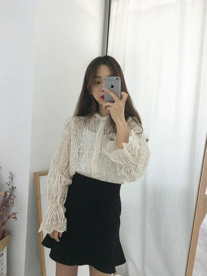 Cách phối đồ này sẽ giúp bạn trông thật trẻ trung và tự tin kể cả khi đi làm (Ảnh: Internet)