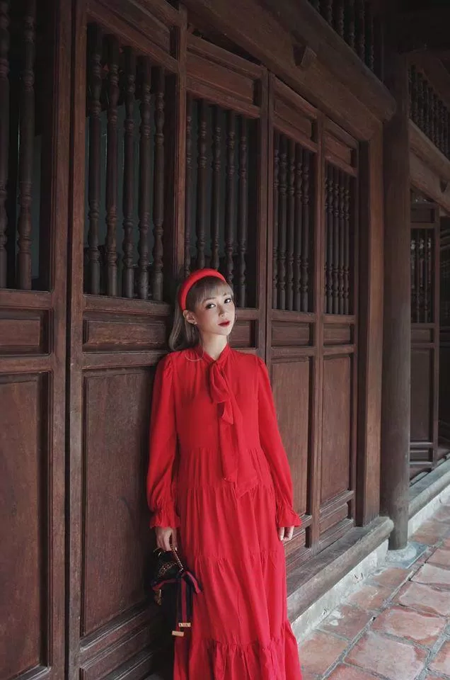 Sun Ht với cả set đỏ rực rỡ cho thời trang hè 2020 (Nguồn: Internet)