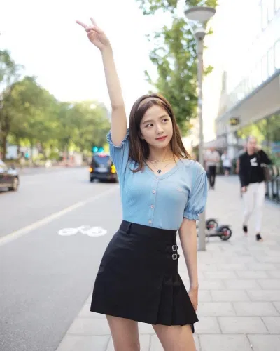 Vẻ ngoài ngọt ngào của Jisoo (Nguồn: Internet)