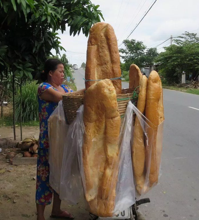 Bánh mì khổng lồ được chụp tại Tịnh Biên - An Giang (Nguồn: Internet)
