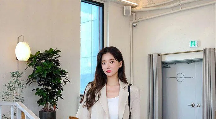 Phối layer blazer với quần ống suông