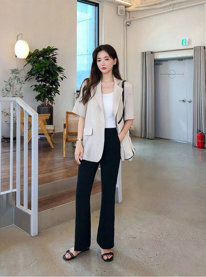 Phối layer blazer với quần ống suông