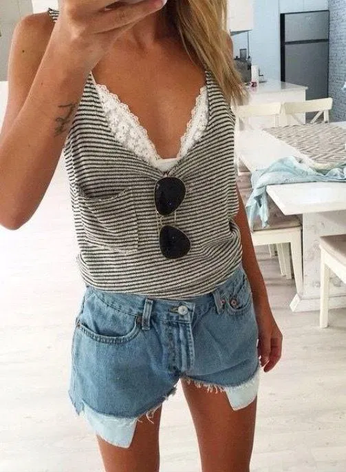 7 cách phối đồ với bralette để có những bức ảnh đi biển xịn sò nhất áo bralette áo crop top áo khoác áo khoác da áo ren áo tank top áo thun bãi biển bralette bralettes cách giặt bralette cách phối đồ cách phối đồ với bralette chân váy chân váy maxi công thức item thời trang mùa hè phối đồ quần jean quần jean ngắn thời trang váy maxi