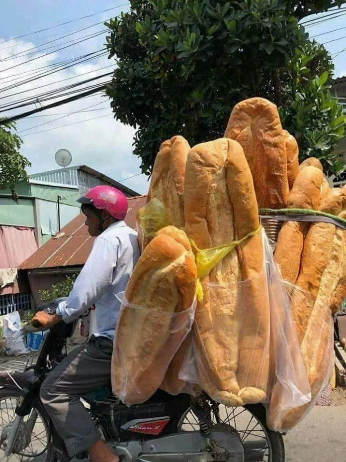 Những xe bánh mì khổng lồ này xuất hiện nhiều ở An Giang, gây xôn xao dư luận. (Nguồn: Internet)