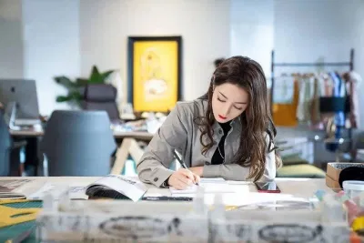 Địch Lệ Nhiệt Ba vào vai nữ cường (Nguồn: Internet)