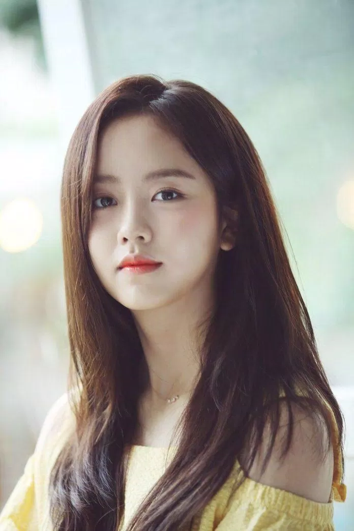 Kim So Hyun xinh đẹp không kém cạnh bất cứ idol nữ nào (Ảnh: Internet)