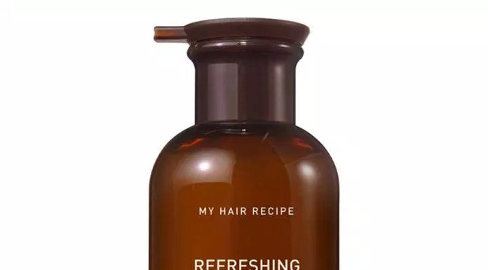 Chai innisfree My Hair Recipe Refreshing Shampoo có hình thức bóng bảy nhưng màu sắc mang đặc trưng của loại dầu gội thảo dược (ảnh: internet).