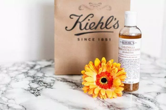 Mặc dù giá thành Kiehl's Calendula cao nhưng lại được hầu hết khách hàng tin tưởng kiehls-calendula-herbal-extract-toner