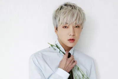 Kang Seung Yoon vừa là em út vừa là main vocal và là trưởng nhóm của WINNER. (Ảnh: Internet)