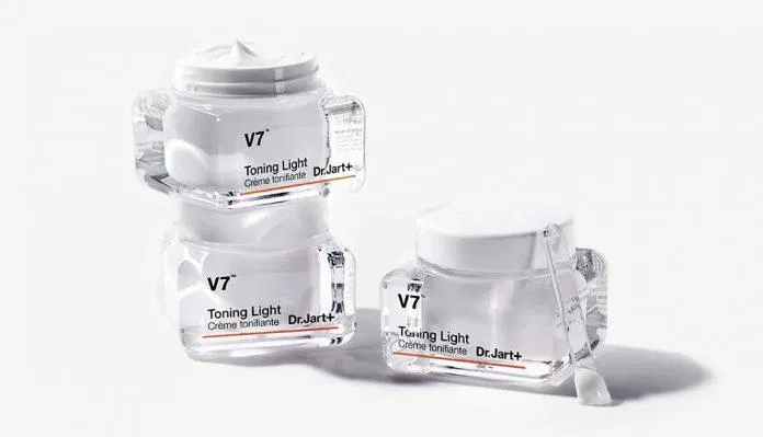 Dr.Jart+ V7 Toning Light dưỡng trắng da an toàn, không làm kích ứng da. (nguồn: Internet) Dr.Jart+ V7 Toning Light dưỡng trắng da an toàn, không làm kích ứng da. (nguồn: Internet)