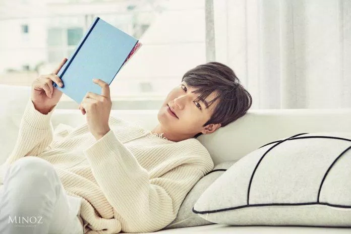 Nụ cười quyến rũ của Lee Min Ho trong bộ ảnh tạp chí cuối năm 2019 (Nguồn: Internet).