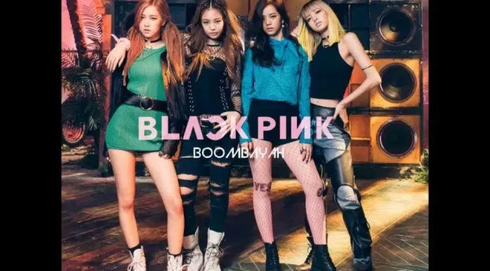 Lisa (BLACKPINK): Biến những trang phục “dị” thành siêu phẩm thời trang đẹp ngút ngàn Alyx Áo croptop áo khoác lông As if It s yout last Balenciaga Boombaya boot Jennie Jisoo Kill This Love Lisa BlackPink Manolo Blahnik MV người đẹp nữ tính outfit Quần bò rapper Rose sành điệu Satin boot stylist thắt lưng thời trang trang phục trang phục biểu diễn Y Project Yello YG