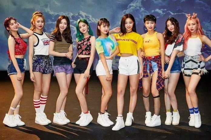 MOMOLAND (Ảnh: Internet). MOMOLAND (Ảnh: Internet).