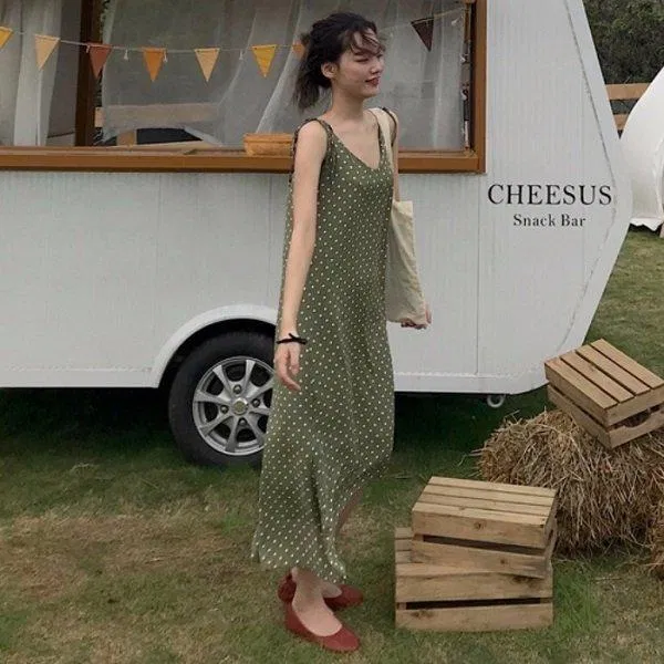 Váy hai dây! Kiểu váy cực xinh mà các nàng phải có trong mùa hè này.(Ảnh: Internet) Váy hai dây! Kiểu váy cực xinh mà các nàng phải có trong mùa hè này.(Ảnh: Internet)