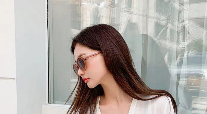Phối cardigan với quần ống suông