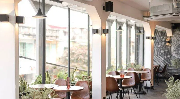 The Coffee House cafe space is luxuriously invested. (Photo: Internet)