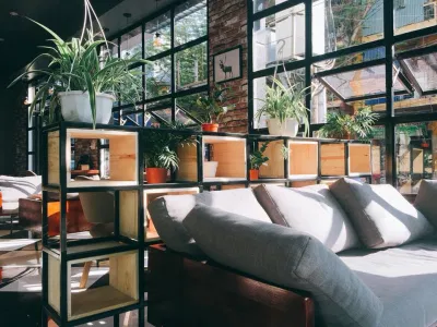 Không gian nhỏ xinh ấm cúng của quán cafe phong cách vintage. (Ảnh: Internet)
