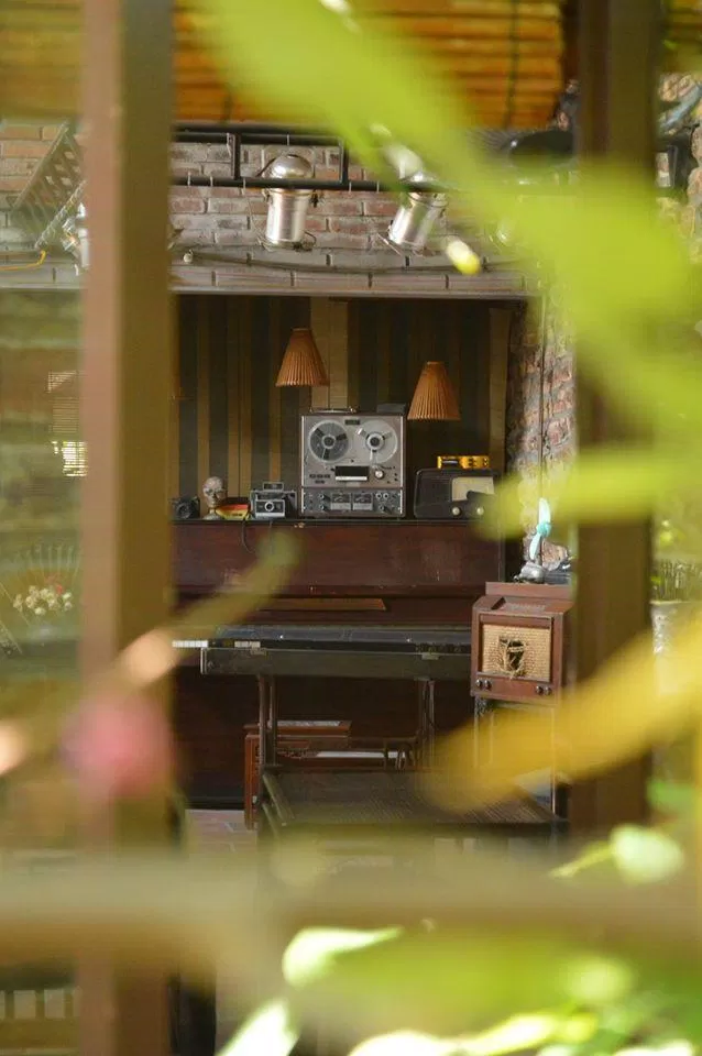 Một góc chụp nghệ thuật đầy hoài cổ của quán cafe. (Ảnh: Internet)
