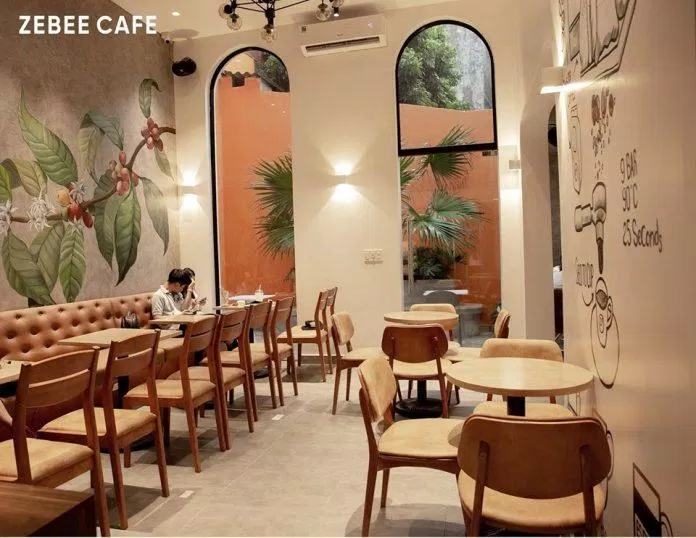 Quán cafe có 2 tầng với thiết kế châu Âu sang trọng. (Ảnh: Internet)