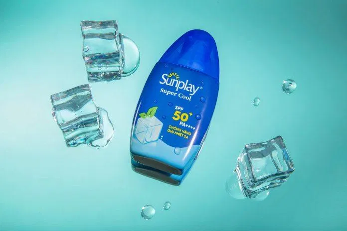 Bao bì của kem chống nắng Sunplay Super Cool đã có thay đổi trong thiết kế, với tông màu xanh mát lạnh, tạo cảm giác thư giãn, dễ chịu. (Ảnh: Internet) Bao bì của kem chống nắng Sunplay Super Cool đã có thay đổi trong thiết kế, với tông màu xanh mát lạnh, tạo cảm giác thư giãn, dễ chịu. (Ảnh: Internet)