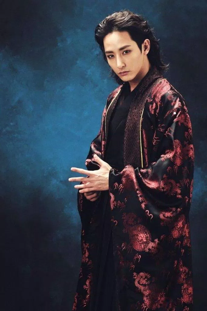 Tạo hình ma mị của Lee Soo Hyuk (Nguồn: Internet)