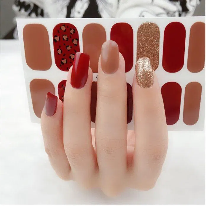 Tổng hợp 30 mẫu nail sticker đẹp xu hướng hot nhất 2020 - BlogAnChoi