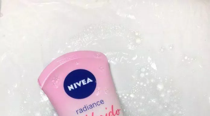Sữa rửa mặt NIVEA Hokkaido Rose. (Ảnh: BlogAnChoi)