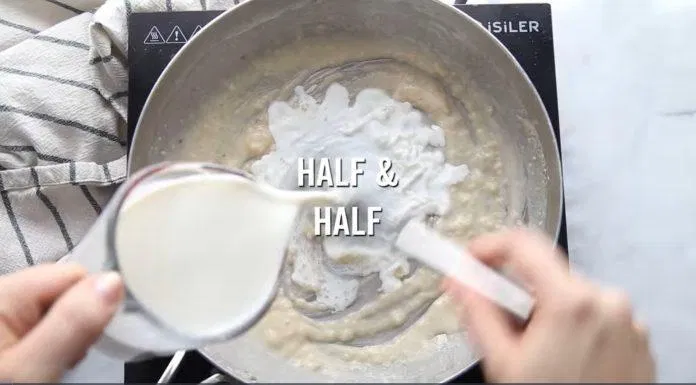 Sữa tươi là nguyên liệu không thể thiếu cho nước sốt kem. (Nguồn: recipegirl.com)