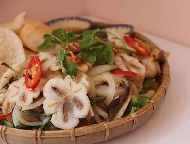 Gỏi gà măng cụt ngon là có vị chua ngọt tự nhiên, măng cụt không bị đen và không có vị hăng của hành (Nguồn: Internet)