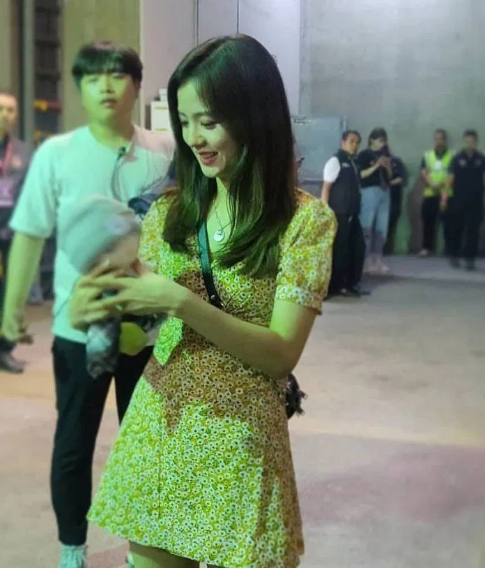 Thời trang jisoo Phối đồ mùa hè như Jisoo